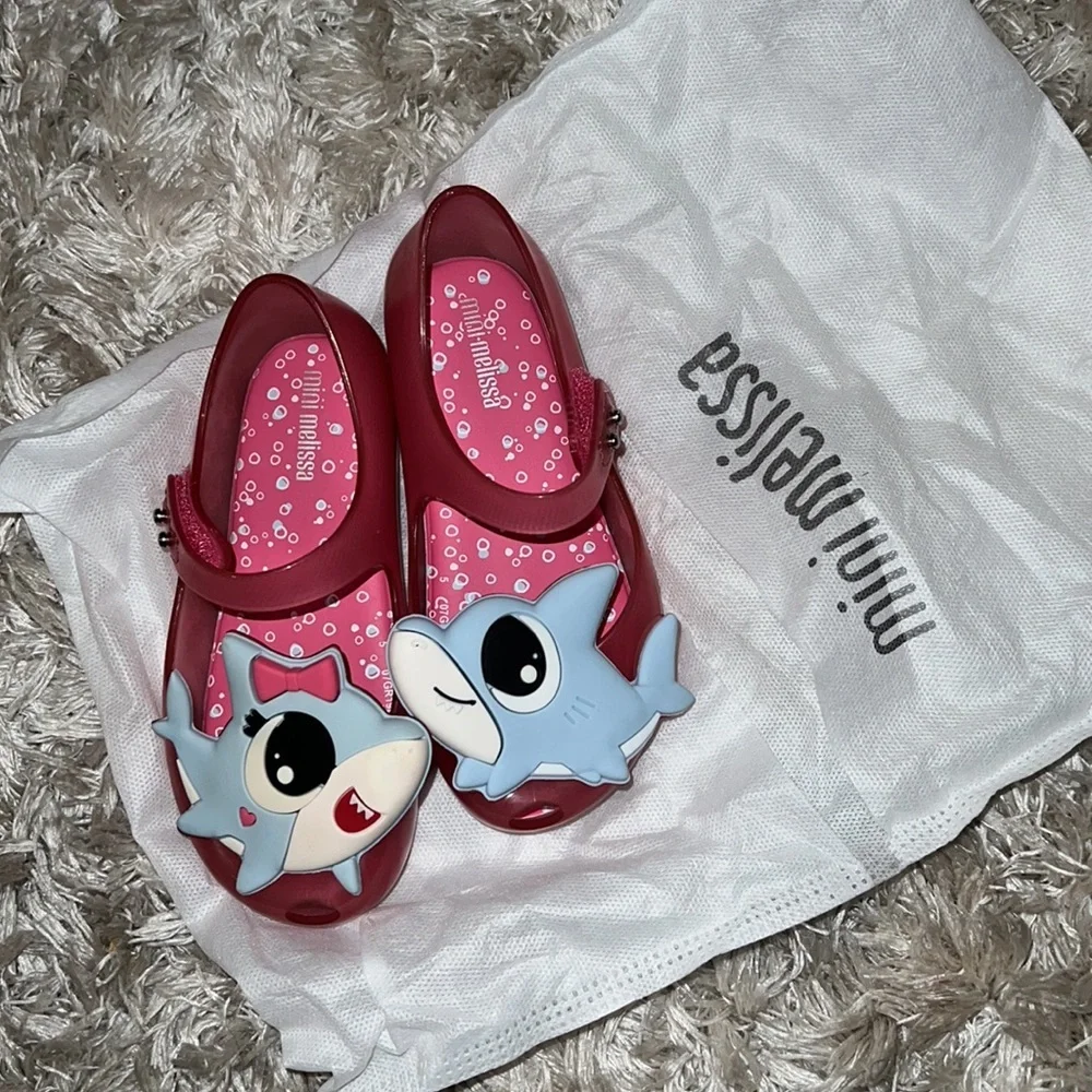 mini melissa pink‎ baby shark 10